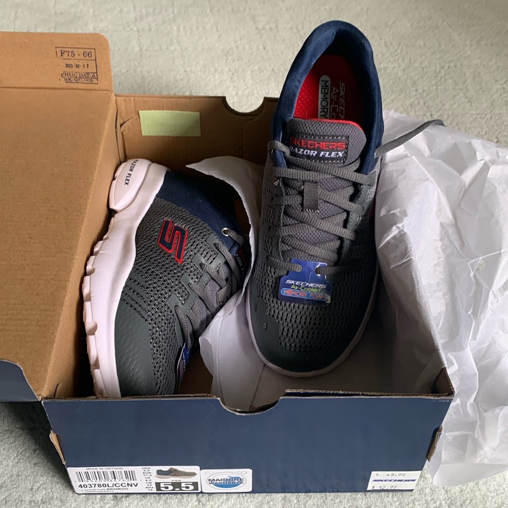 Skechers navy/gray tie boys shoes. NWT. Size 5.5 (big boys). Never worn in box.
